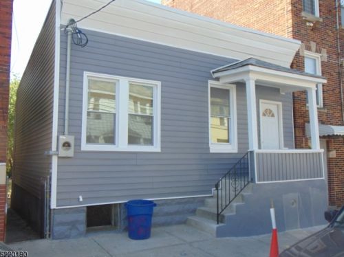 572 9th St, Newark NJ  07107-1908 exterior