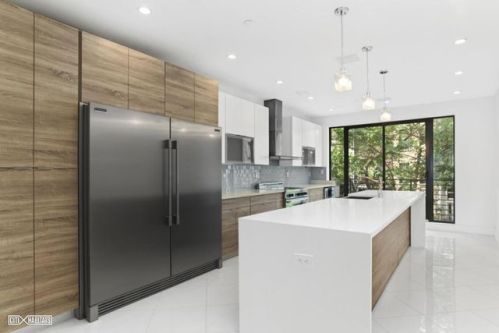 616 148th St, New York, NY 10031-3101