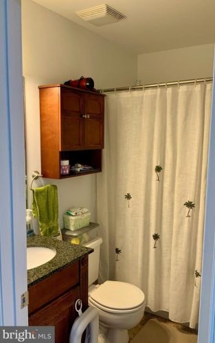 215 Stonebridge Blvd, New Castle DE 19720-6708 exterior