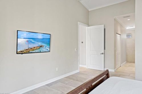 271 12 Ave, Naples FL 34120-3368 exterior