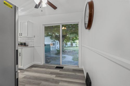 1022 Den Hertog St, Wyoming MI 49509-2822 exterior