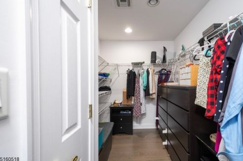 68 Terrace Ave, Town Center NJ  07052-3662 exterior