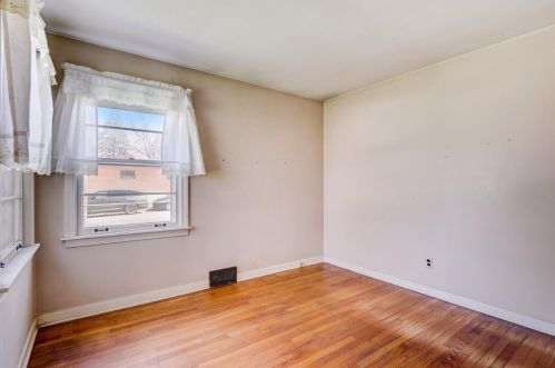 525 Ash St, Waukegan IL 60085-3928 exterior