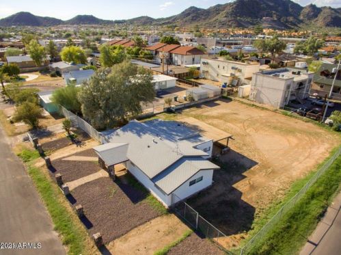 748 Carol Ave, Phoenix AZ 85021-2088 exterior