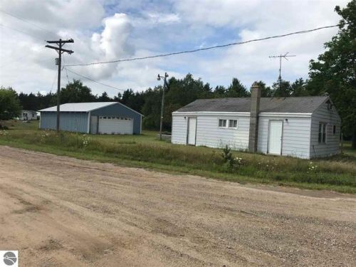 9486 Smt City Rd, Kingsley MI  49649-9656 exterior