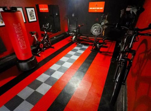 902 Brookhaven Ln, Woonsocket RI 02895-2771 exterior