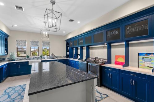 2621 Dundee St, Tampa FL  33629-7516 exterior