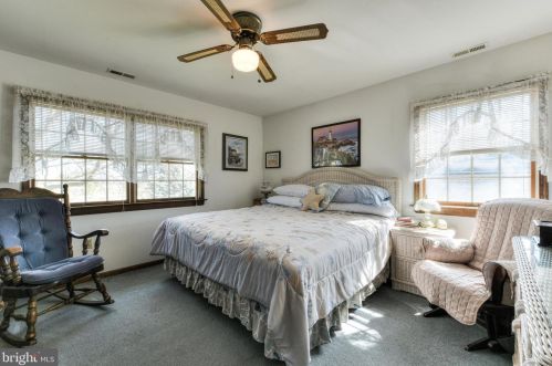 13 Atlantic Dr, Lewes DE 19958-1765 exterior