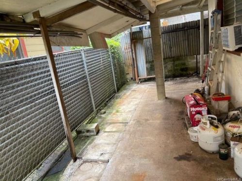 2820 Kalihi St, Honolulu HI  96819-3060 exterior