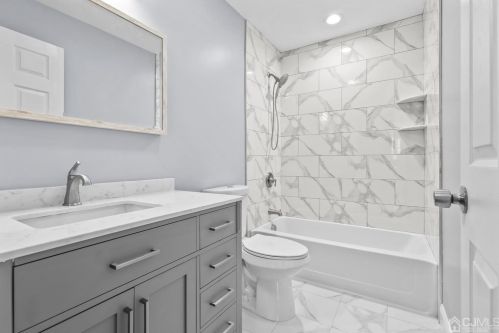 28 Twain Ave, Old Bridge NJ  08857-2110 exterior