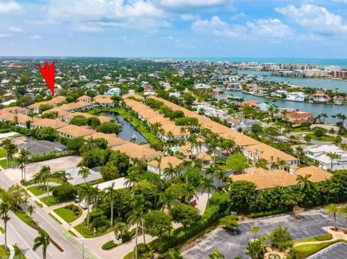 181 Colonade Cir, Naples FL 34103-8721 exterior