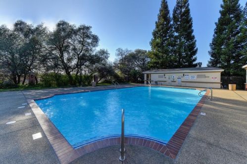 700 Diamond Glen Cir, Folsom CA 95630-3157 exterior