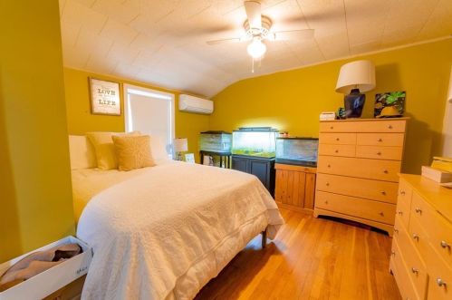 325 Greenville Ave, Providence RI 02919-1330 exterior