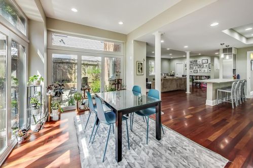 579 Hawthorne Pl, Chicago IL  60657-2922 exterior