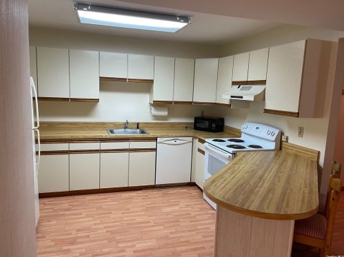 27 Greenmeadow Dr, Babylon NY  11702-2340 exterior