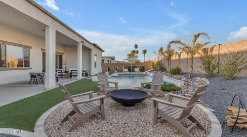 8513 22 Dr, Phoenix AZ 85041-7712 exterior