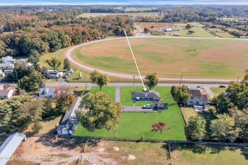 7 Applegate Ln, Plumsted Township NJ 08533-1303 exterior