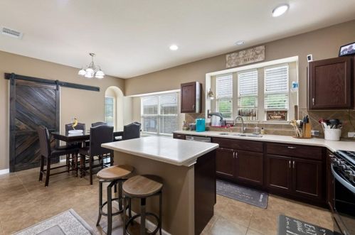 314 Sycamore St, Georgetown TX 78633-1819 exterior