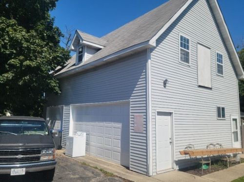 424 Cory Ave, Waukegan IL 60085-4016 exterior