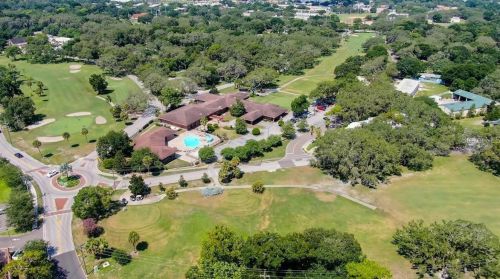 527 Broxburn Ave, Tampa FL  33617-7823 exterior