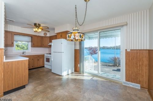 600 Lk Shr Dr, Parsippany NJ 07054-3652 exterior