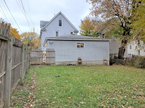 624 8th St, Waukegan IL 60085-7303 exterior