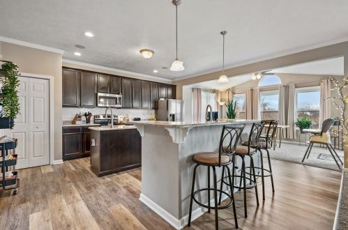 304 Mccormick Rd, Pittsburgh, PA 15205-2575