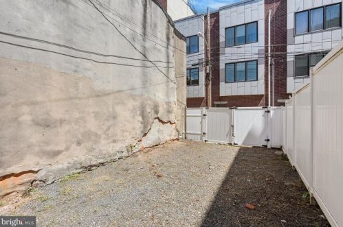 1327 2nd St, Philadelphia PA  19122-4503 exterior