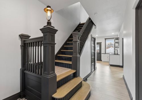 1624 Jancey St, Pittsburgh PA  15206-1327 exterior