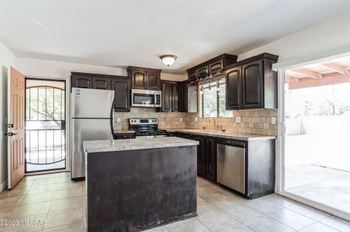 8601 4th St, Tucson AZ  85710-2511 exterior