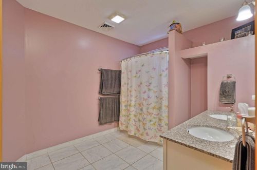 114 Chestnut St, Slatington PA 18080-1512 exterior