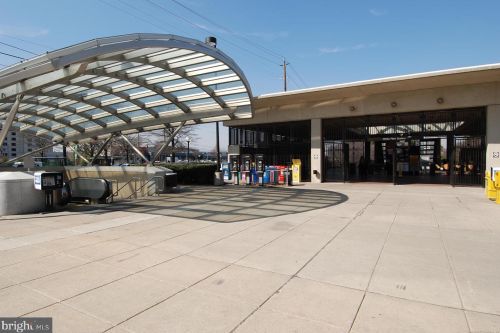 1904 Lewis Ave, Rockville MD 20851-2330 exterior