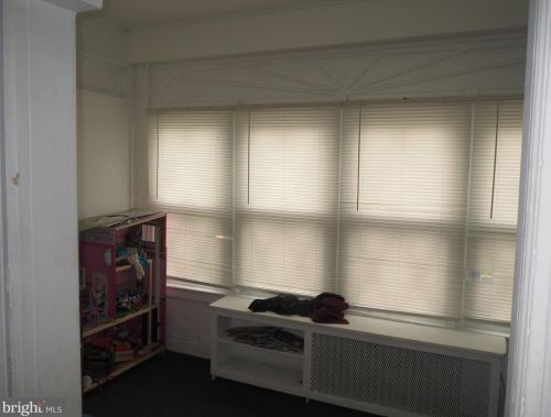 321 Berbro St, Darby, PA 19023-2608