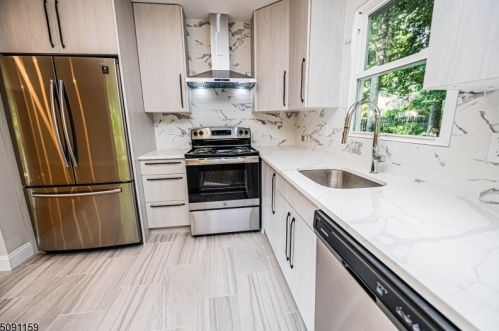 101 Pocono Trl, Hopatcong NJ  07843-1009 exterior