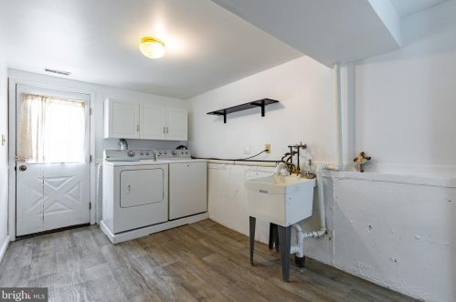 136 Dunsinane Dr, New Castle DE 19720-2323 exterior