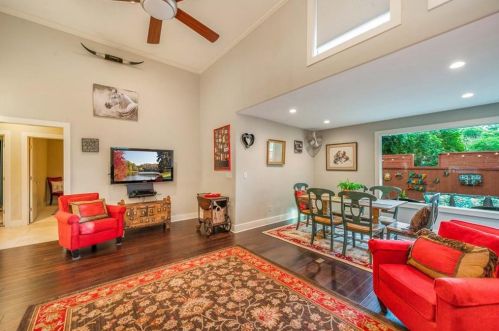 1315 Anderson Ln, Austin TX  78757-1458 exterior