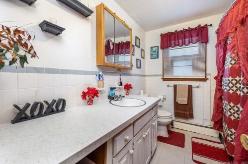 338 Cherry St, New Britain CT 06051-3507 exterior