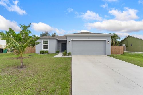 1361 Granville Ave, Fort Pierce, FL 34953-2202