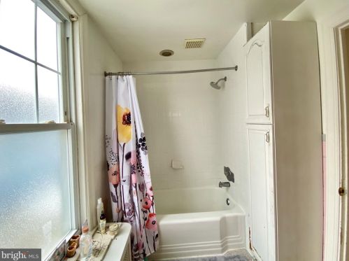 308 Cooper St, Camden NJ 08108-2223 exterior