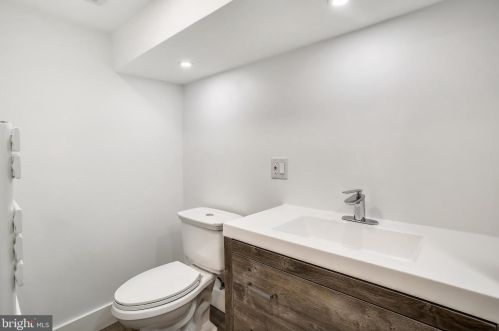 1020 Spring Rd, Washington DC  20010-1420 exterior