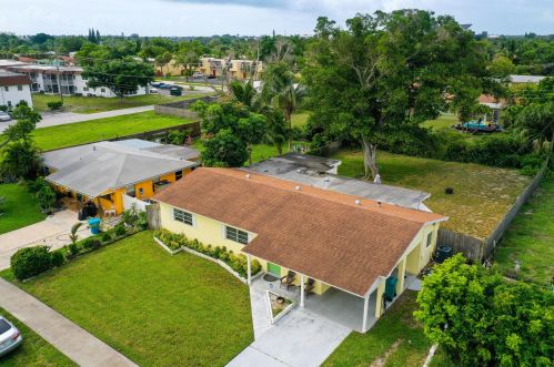 220 2nd Ave, Boynton Beach, FL 33435-4517