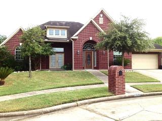 8003 Ashley Circle Dr, Houston TX  77071-3619 exterior