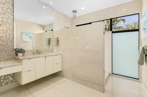 601 91 Ave, Naples FL 34108-2426 exterior