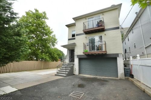 64 Montclair Ave, Newark NJ  07104-5050 exterior