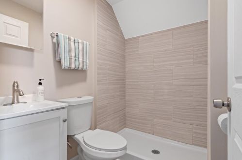 2812 8th St, Milwaukee WI 53215-3933 exterior