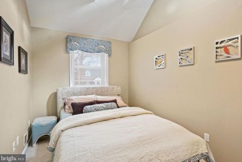 804 Enderby Dr, Alexandria VA 22302-2224 exterior