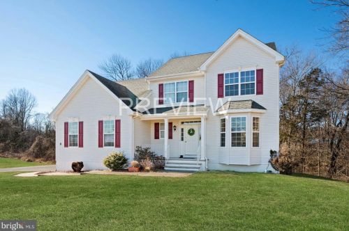 8 Laburnum Close, Cookstown, NJ 08511-1203