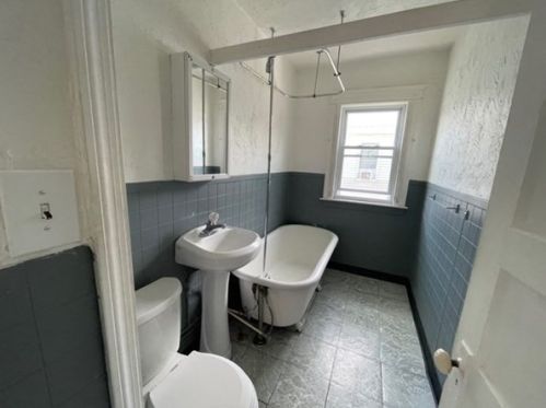 130 Stafford St, Worcester MA 01603-1438 exterior