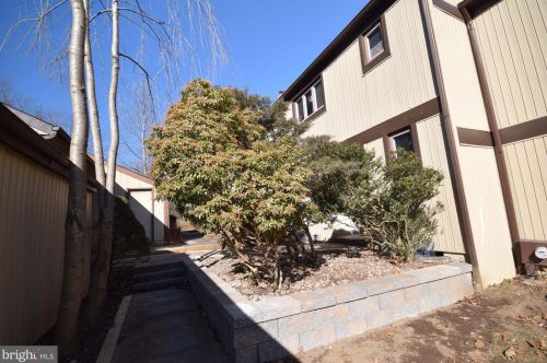 24 Abel Pl, Media PA 19063-5423 exterior