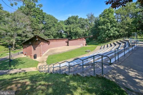 311 Kentucky Ave, Alexandria VA 22305 exterior